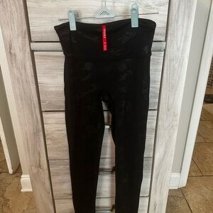 SPANX Black Camouflage Leggings Small Petite